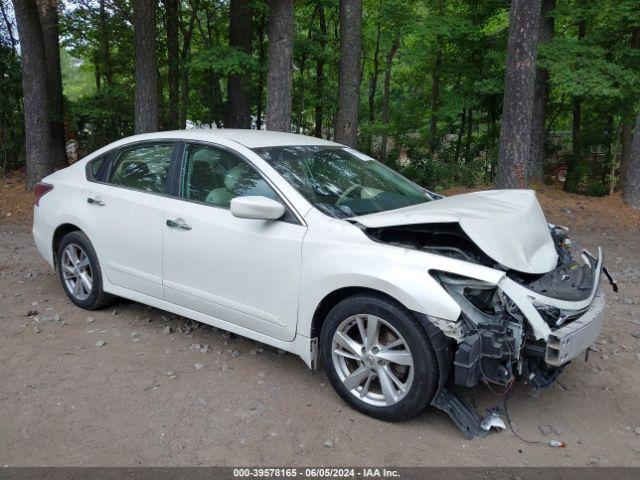  Salvage Nissan Altima