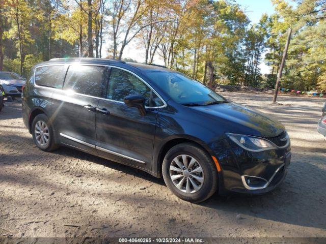  Salvage Chrysler Pacifica