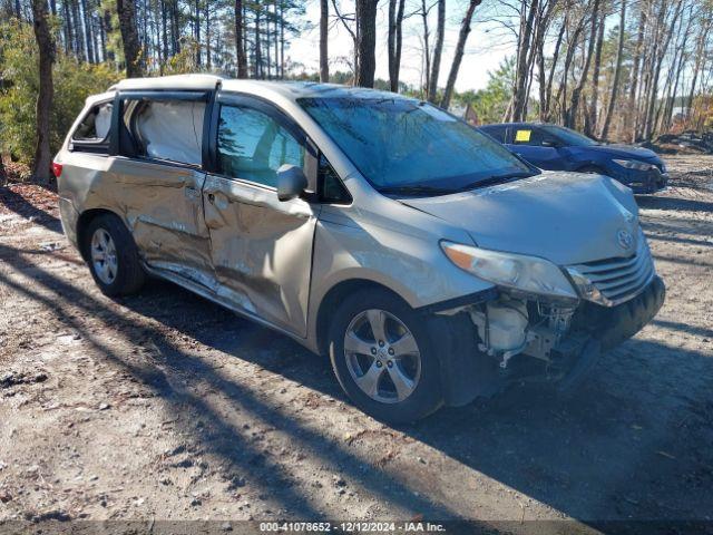  Salvage Toyota Sienna