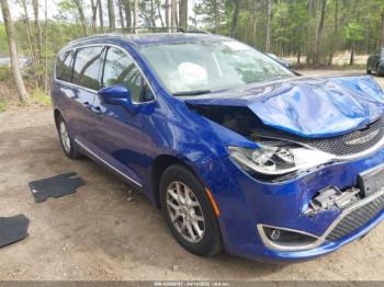  Salvage Chrysler Pacifica