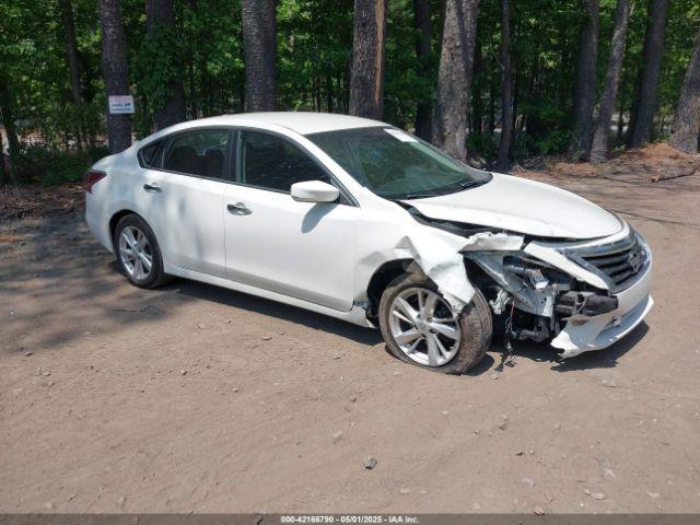  Salvage Nissan Altima