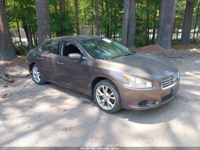  Salvage Nissan Maxima