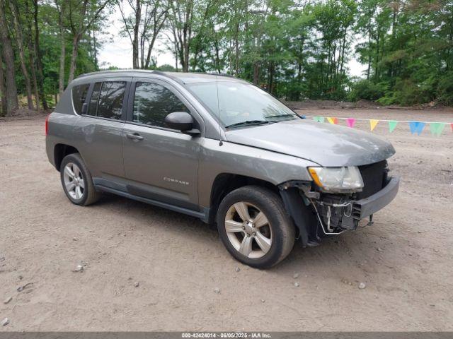  Salvage Jeep Compass