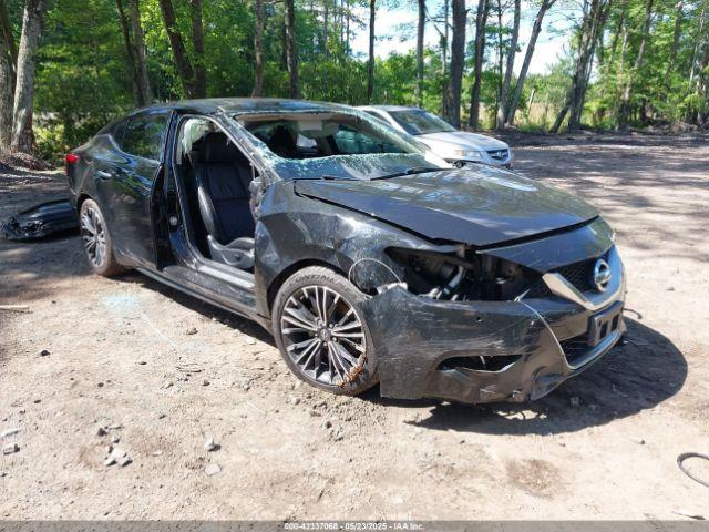  Salvage Nissan Maxima