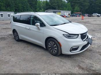  Salvage Chrysler Pacifica