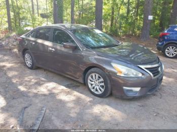  Salvage Nissan Altima