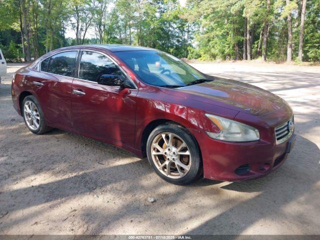  Salvage Nissan Maxima