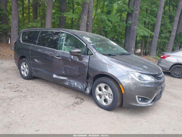 Salvage Chrysler Pacifica