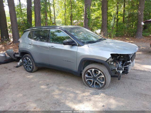  Salvage Jeep Compass