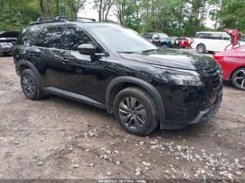  Salvage Nissan Pathfinder