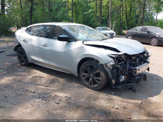  Salvage Nissan Maxima