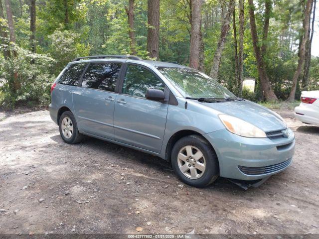  Salvage Toyota Sienna