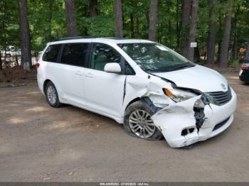  Salvage Toyota Sienna
