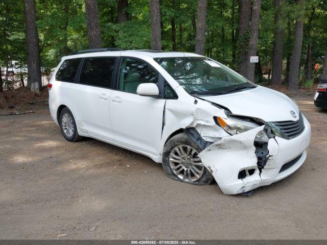  Salvage Toyota Sienna