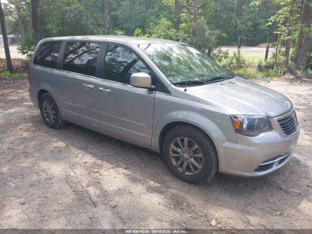  Salvage Chrysler Town & Country