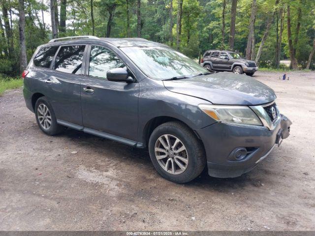  Salvage Nissan Pathfinder