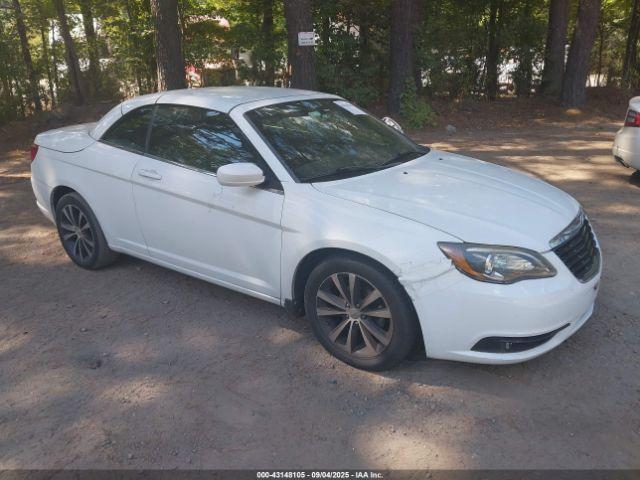  Salvage Chrysler 200