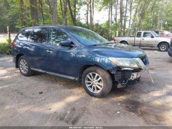  Salvage Nissan Pathfinder