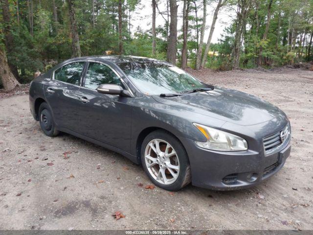  Salvage Nissan Maxima
