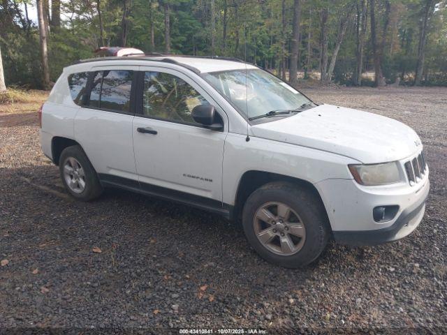  Salvage Jeep Compass