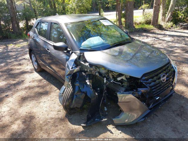  Salvage Nissan Kicks Play