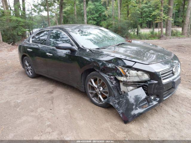  Salvage Nissan Maxima