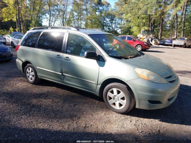  Salvage Toyota Sienna
