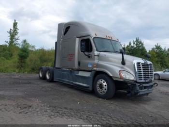  Salvage Freightliner Cascadia 125