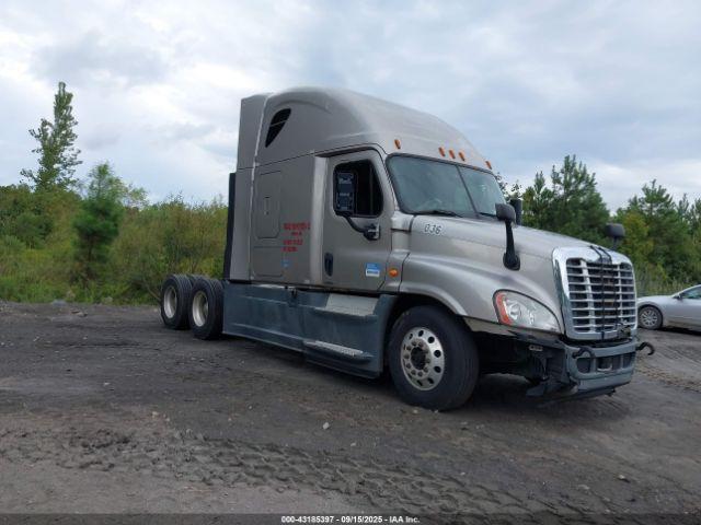  Salvage Freightliner Cascadia 125