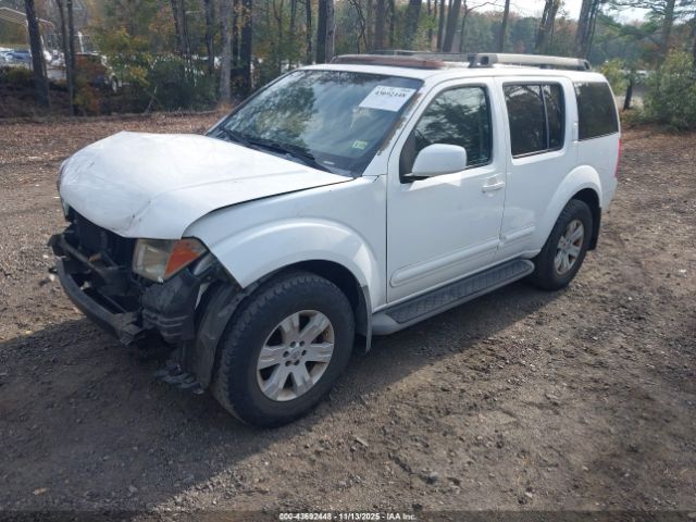 Nissan Pathfinder Le Image 2