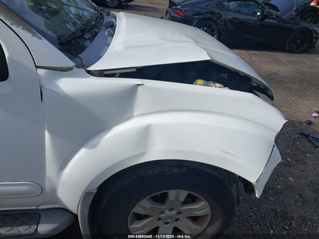 Nissan Pathfinder Le Image 5