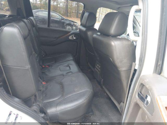 Nissan Pathfinder Le Image 11