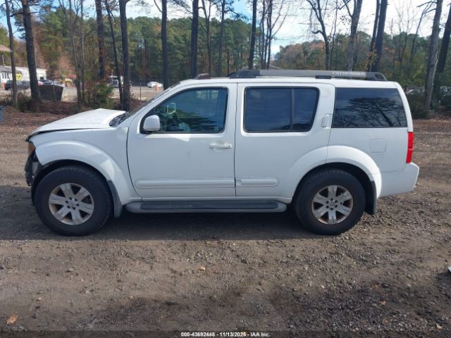 Nissan Pathfinder Le Image 12