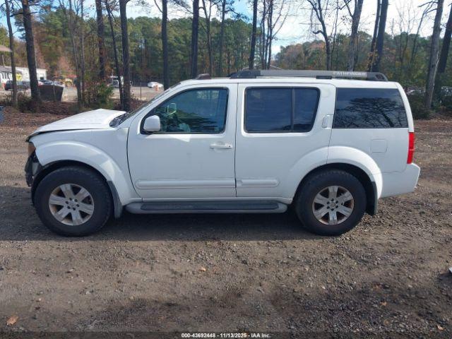 Nissan Pathfinder Le Image 12
