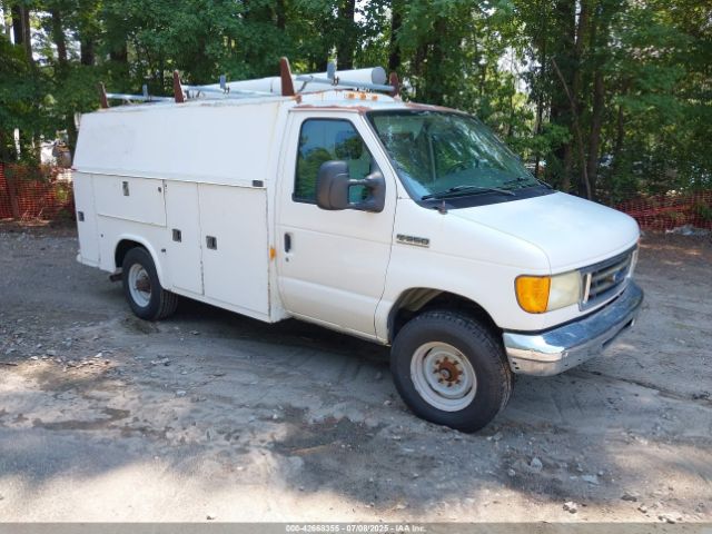 Ford E-350 Image 1