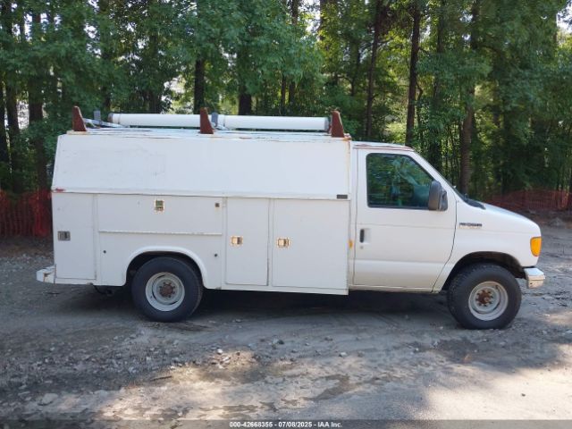 Ford E-350 Image 15