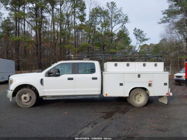 Ford F-350 Xl Image 12