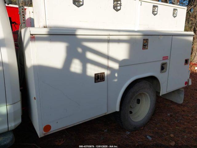 Ford F-350 Xl Image 17