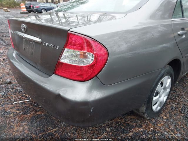 Toyota Camry Le Image 14