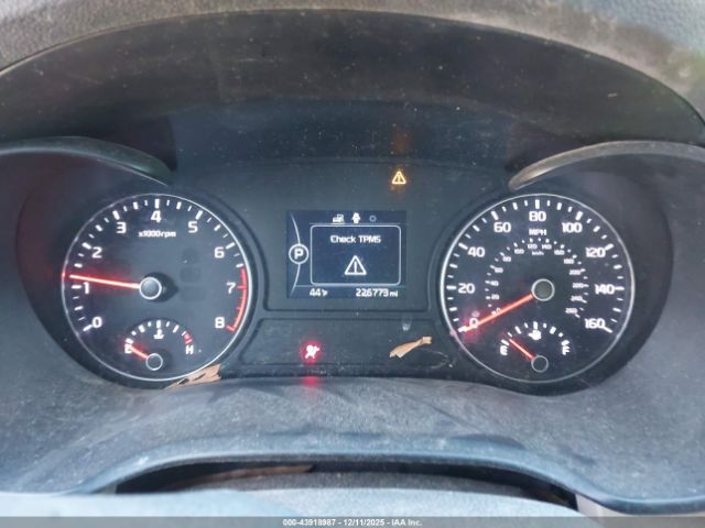 Kia Optima Lx Image 8