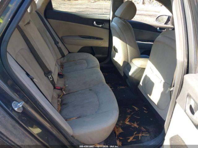 Kia Optima Lx Image 7