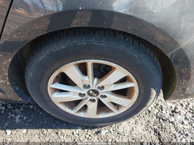 Kia Optima Lx Image 11