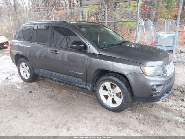  Salvage Jeep Compass