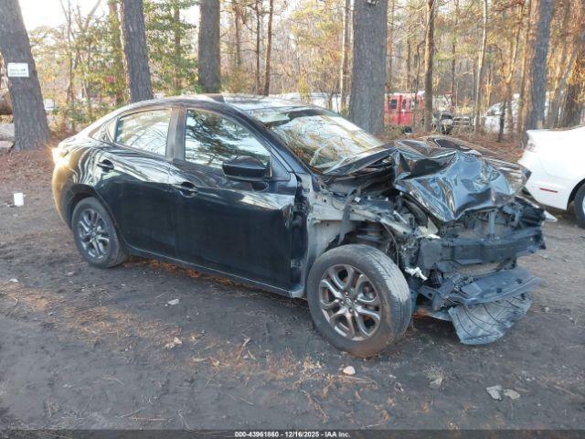 Salvage Toyota Yaris