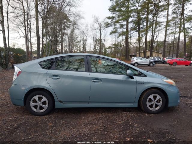 Toyota Prius Two Image 14