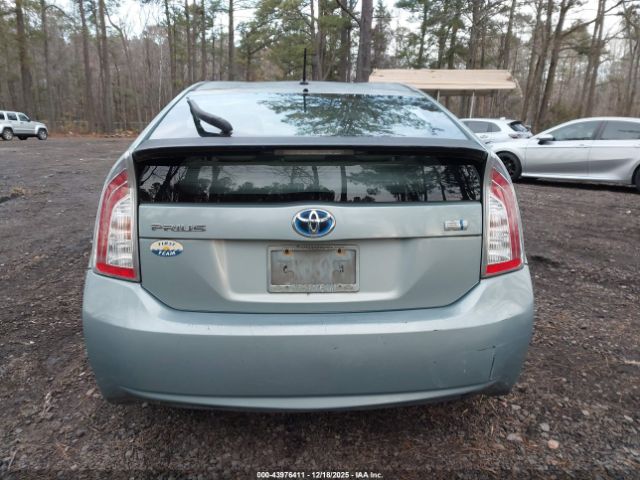 Toyota Prius Two Image 20