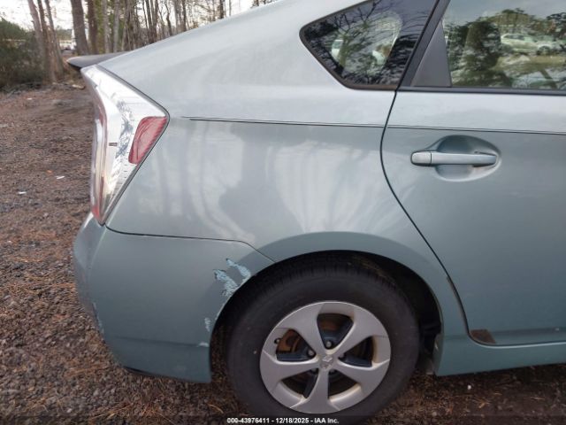 Toyota Prius Two Image 12