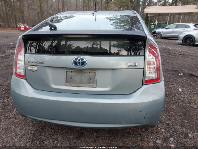 Toyota Prius Two Image 13