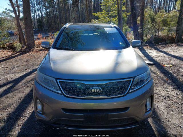 Kia Sorento Limited V6 Image 12