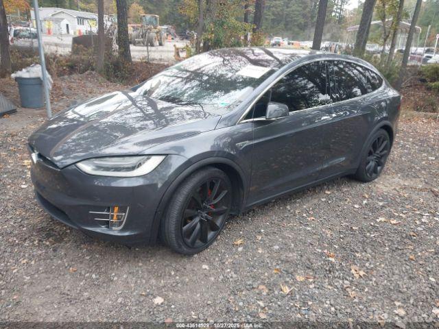 Tesla Model X Image 2